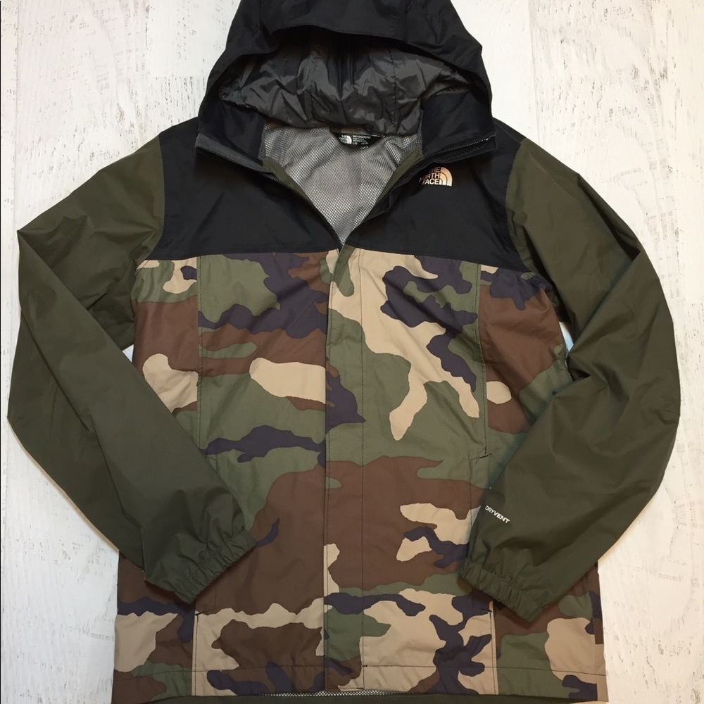 Youth the north face camo rain coat